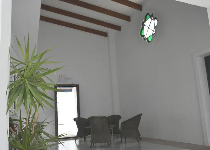 Hostal Dona Lola Marina
